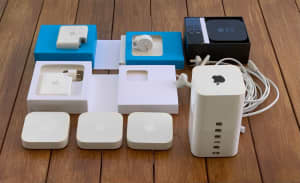 Apple Airport Express x5, Airport Extreme and an Apple TV