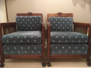 2 x arm chairs. Excellent condition.