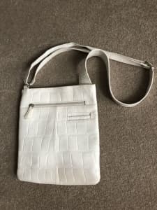 “REDUCED” Mancini leather crossbody bag