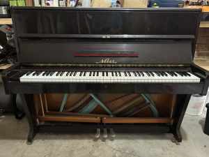 Nieer Upright Second-Hand Piano