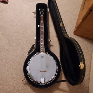 Martinez five string resonater banjo -MBJ 45