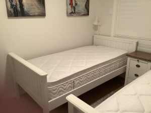 Single bed and mattress - excellent condition