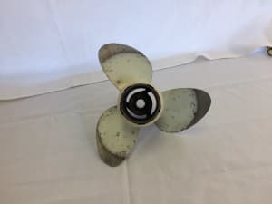 Outboard motor propellor