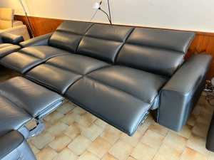 King 👑 Cloud three seater recliner with delivery, like new!