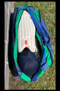 Assorted cricket gear