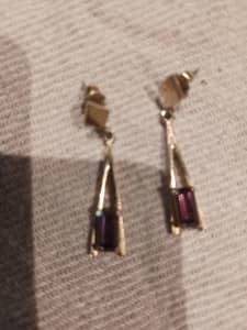 Beautiful Vintage Pair Purple Stone Earings 