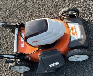 STIHL Self Propelled Cordless Battery Lawn Mower