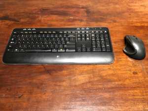 Logitech Wireless Keyboard K520R & Wireless Mouse Performance MX Combo