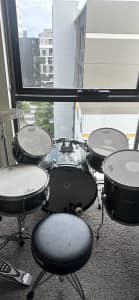 Peal Roadshow drum set with silent stroke