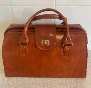 Vintage Tan Leather Hand Bag