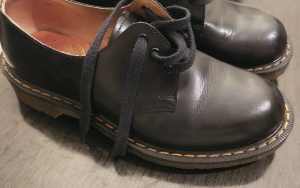 DOC MARTENS Size 3 1/2 Leather Almost new