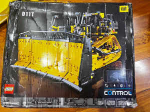 42131 LEGO TECHNIC App-Controlled Cat D11 Bulldozer