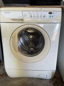 Electrolux EW1055F front load washing machine