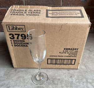 Set of 12 Flute Wine/Champagne Glasses