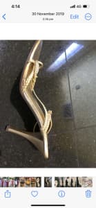 Gold ladies Sandals size 7 with Diamonds