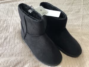 Womens Size 9 Target black Ugg Boots