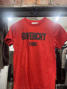 Givenchy womens tshirt size s EXCELLENT CONDITION