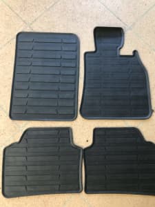 BMW Series 1 / 3 RUBBER mats