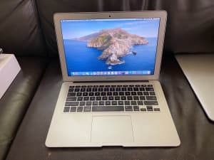MacBook Air 13 Core i5 1.3Ghz 256/8GB**Excellent Con w MS Office