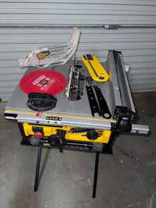 DeWalt DW745-XE Table Saw with Stand