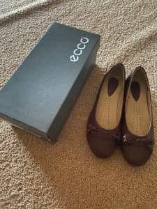 Ecco Womens Shoes - Brand New