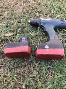 Metabo drill with two batteries