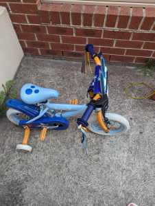 Bluey bike almost New with trainer wheels