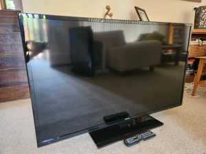 TV - Soniq 48 inch, excellent condition 