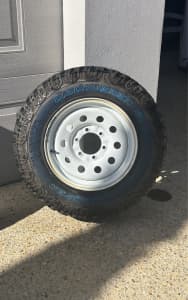 Rims and Tyres - 225 75 R16