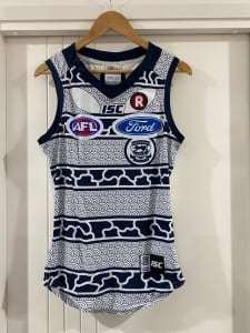 Geelong cats 2016 Indigenous player issue Guernsey - Tom Ruggles 36