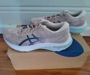 ASIC womens size 9 shoes BRAND NEW 