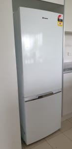 Westinghouse Refrigerator-Freezer Model WBB3400WG