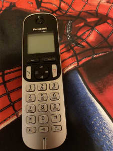 Panasonic- 3 handsets & base, perfect working condition 