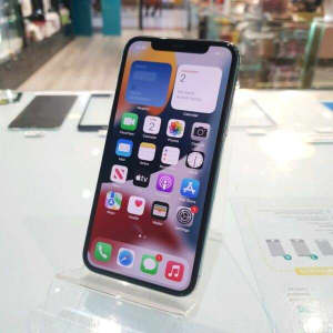 IPHONE 11 PRO 256GB SILVER COMES WITH WARRANTY