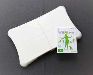 Wii Fit PLUS Balance Board Game Nintendo RVL-006 Exercise Deck Workout