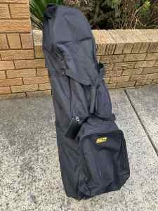 TRAVEL BAG FOR GOLF CLUBS