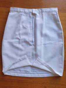 Womens White Skirt (Size 10) - Excellent condition