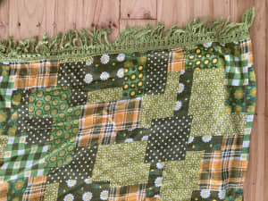 Vintage Retro 1950s/60s coverlet or throw