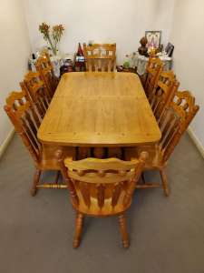 Large Hardwood Entertaining / Dining Table and Chairs - $850 o.n.o.