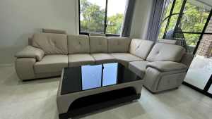 Brand new lounge and coffee table for sale
