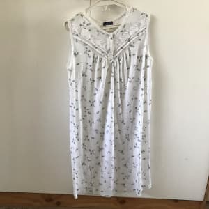 Women’s Vintage Nightgown