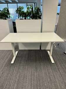 White Standing office desk. Sit and stand desk