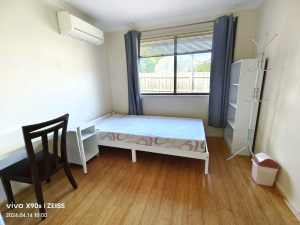 CLose to public transport and Chadstone Shopping center
