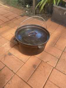 Cast Iron Dutch Oven 40 years Old