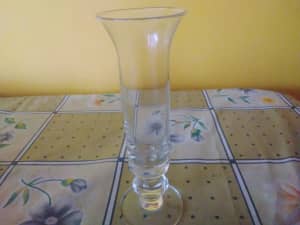 Small glass tulip vase or candle holder - New never been used