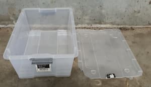 Montgomery 30L underbed storage plastic box, broken lid, Carlton