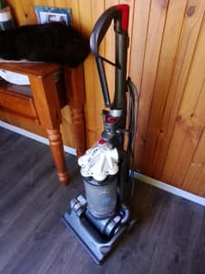 Dyson DC 33 in good working condition 