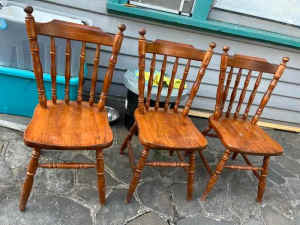 $ 3x solid wooden chairs $20 each