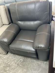 Leather Electric Recliner *Shop Second Wangara Wanneroo Area Preview