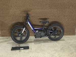 Kids E scooter Sherco EB16 (2 Available)